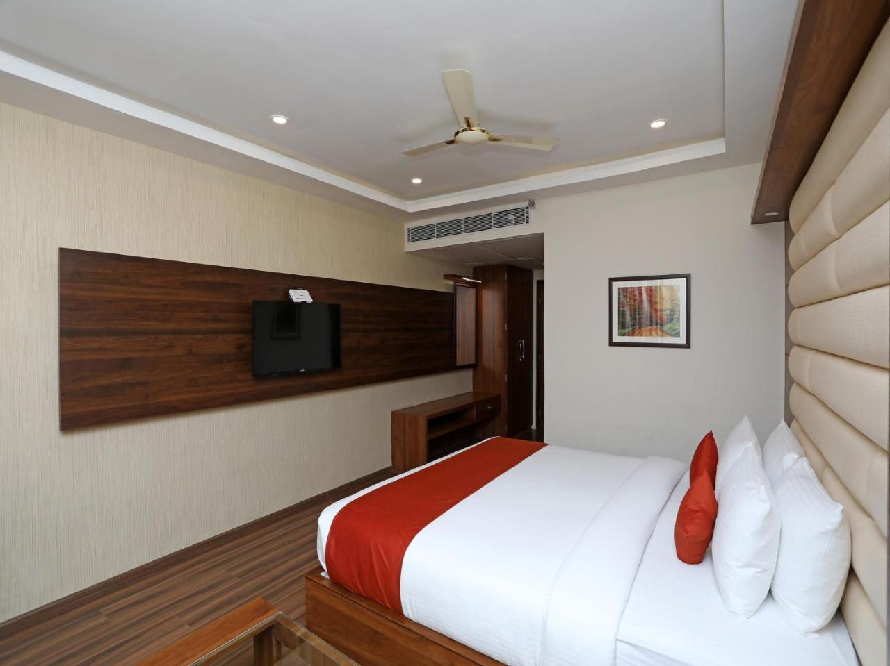 Oyo 16835 Stayotel Kolkata Airport Bagian luar foto
