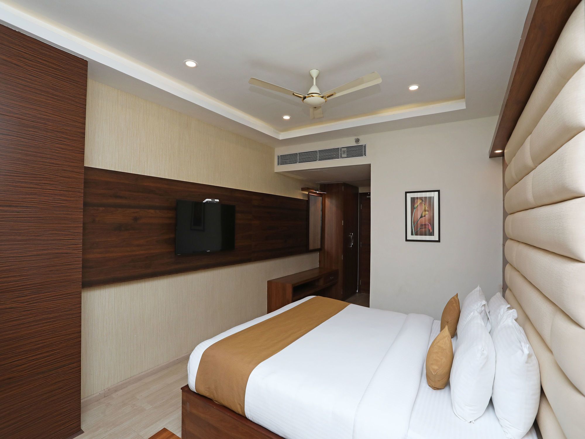 Oyo 16835 Stayotel Kolkata Airport Bagian luar foto